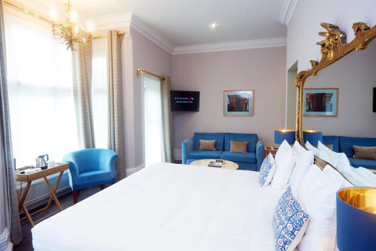 Embankment 4*